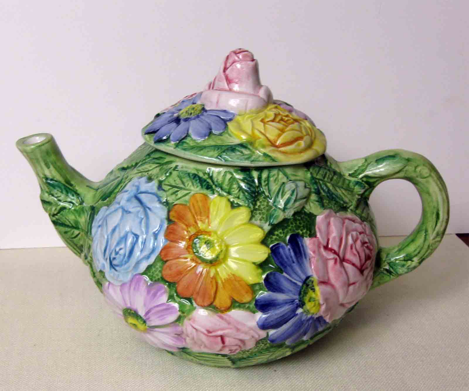 Vintage Ceramic "Tea Pot" InstAppraisal